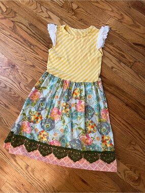 Persnickety Floral Dress Size 8